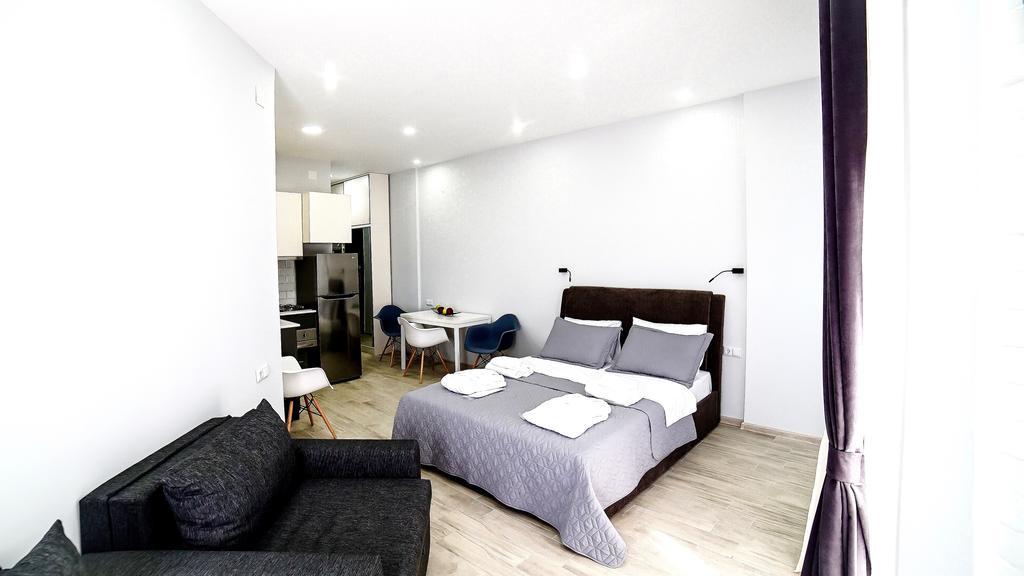 Queen Tamara Apartment Батумі Екстер'єр фото