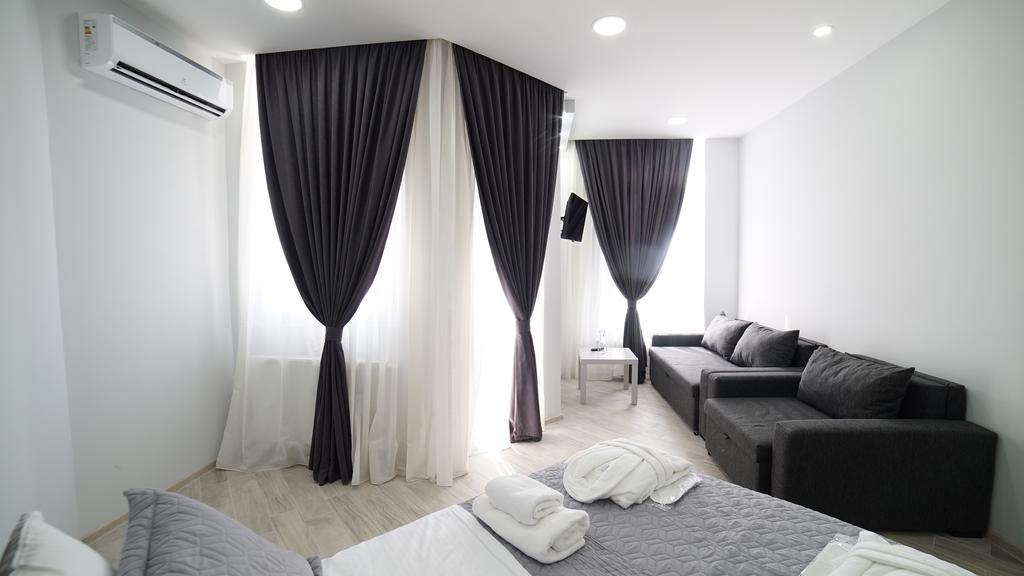 Queen Tamara Apartment Батумі Екстер'єр фото