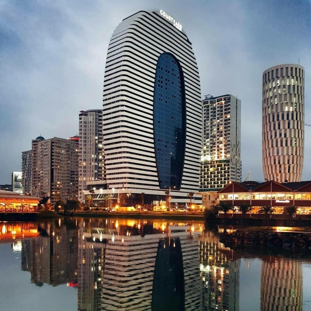 Queen Tamara Apartment Батумі Екстер'єр фото